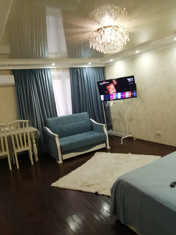 Уютная, теплая студия-люкс в центре города