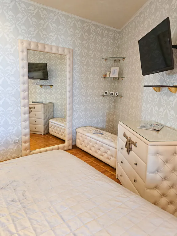 Квартира Gold Fish на Орджоникидзе