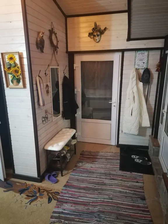 Уютный дом с камином на берегу горной речки, со всеми удобствами