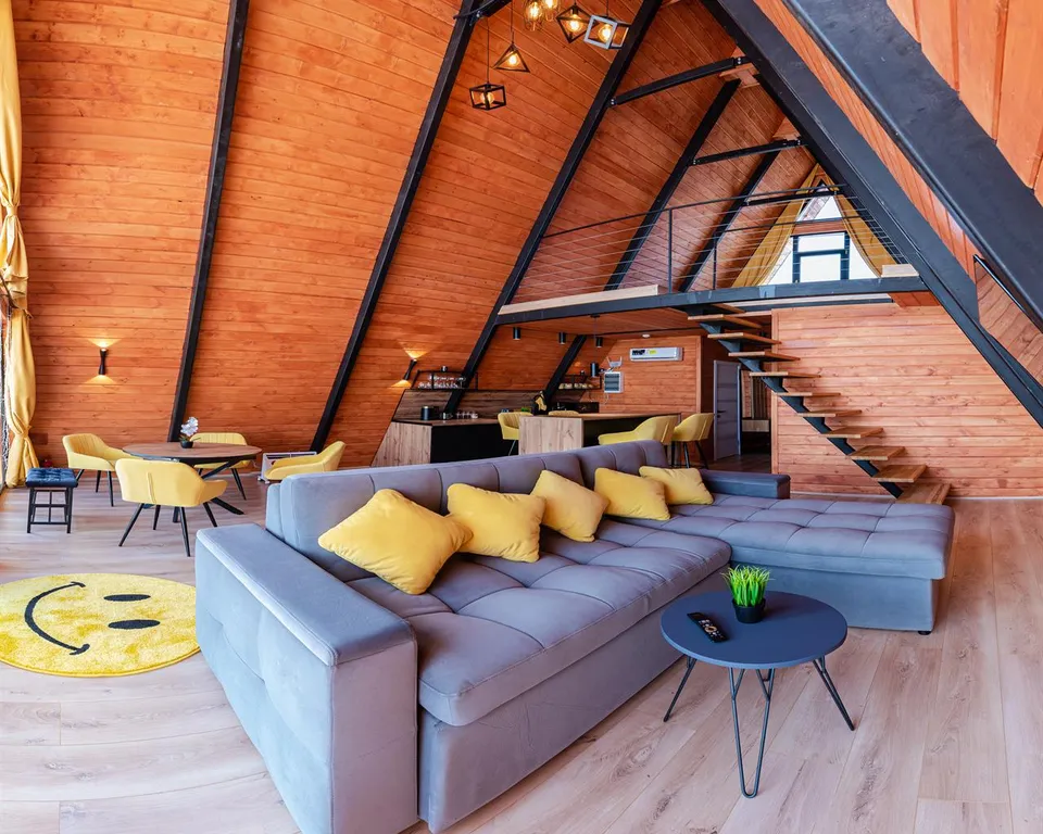 Треугольный дом А-фрейм рица