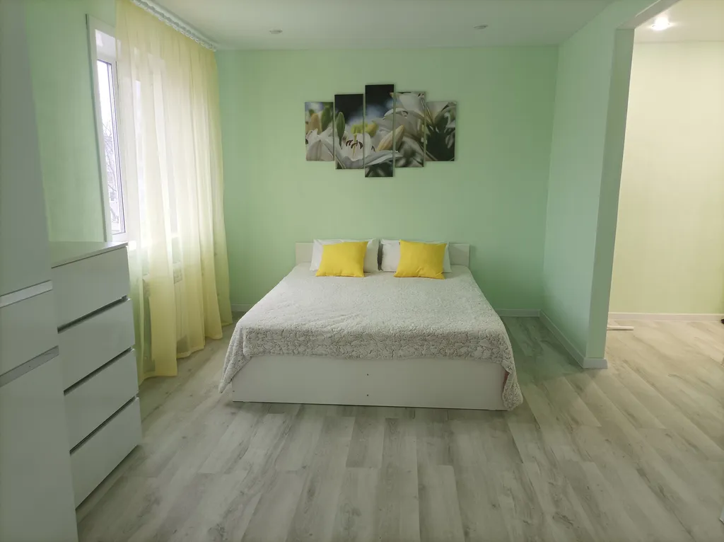 Солнечная квартира рядом с Holiday Inn Perm