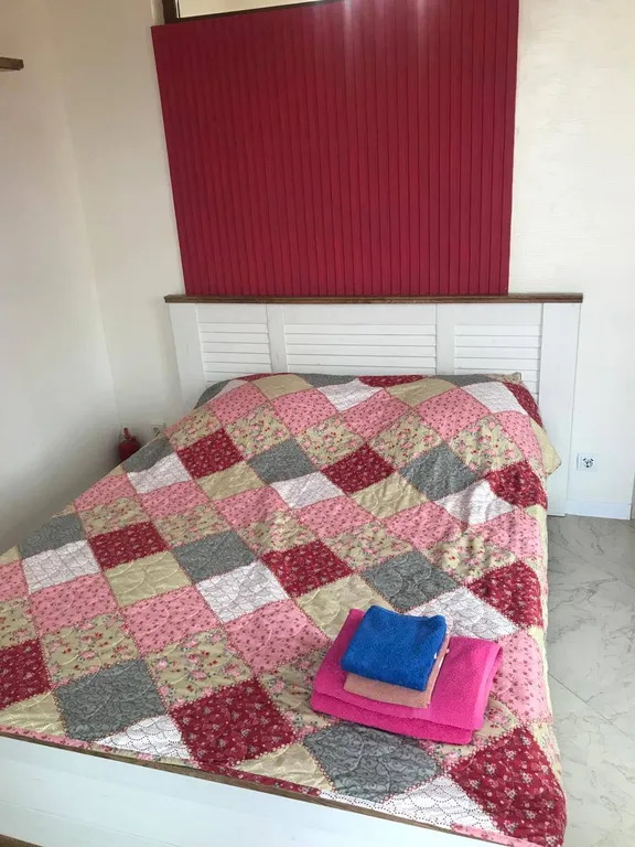 Дом с тремя апартаментами с видом на горы и море