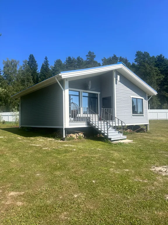 Уютный семейный дом на берегу озера