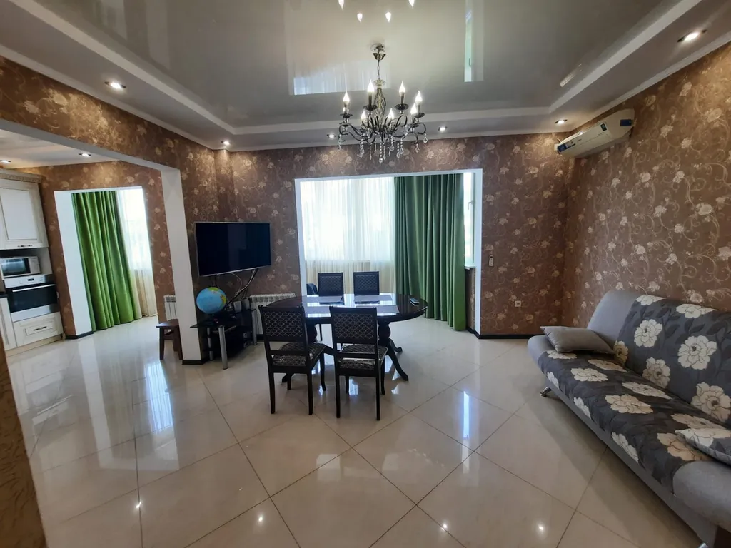 Квартира Просторная квартира в центре — Лазаревское