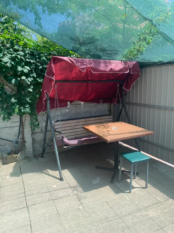 Домик 15 кВ со своим двором