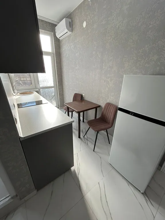 Двухкомнатные апартаменты с видом на горы и мини - диванчиком