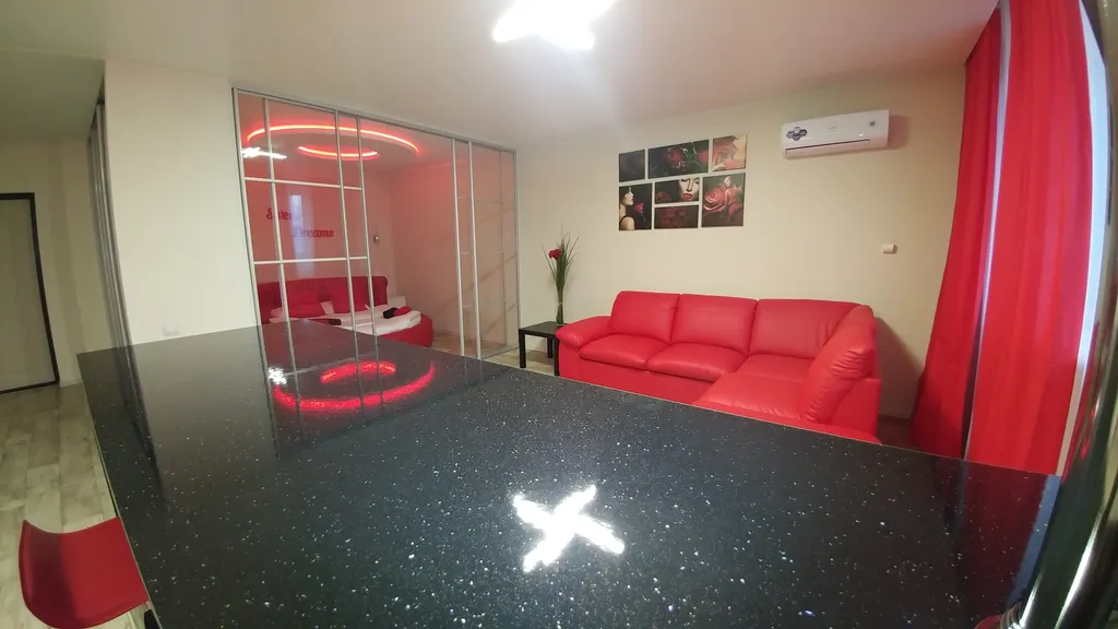 Очень необычная и просторная квартира-студия в центре