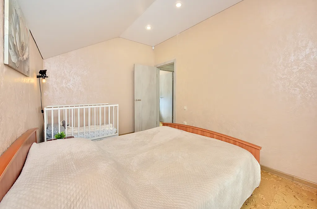 Уютный дом на берегу озера Банное