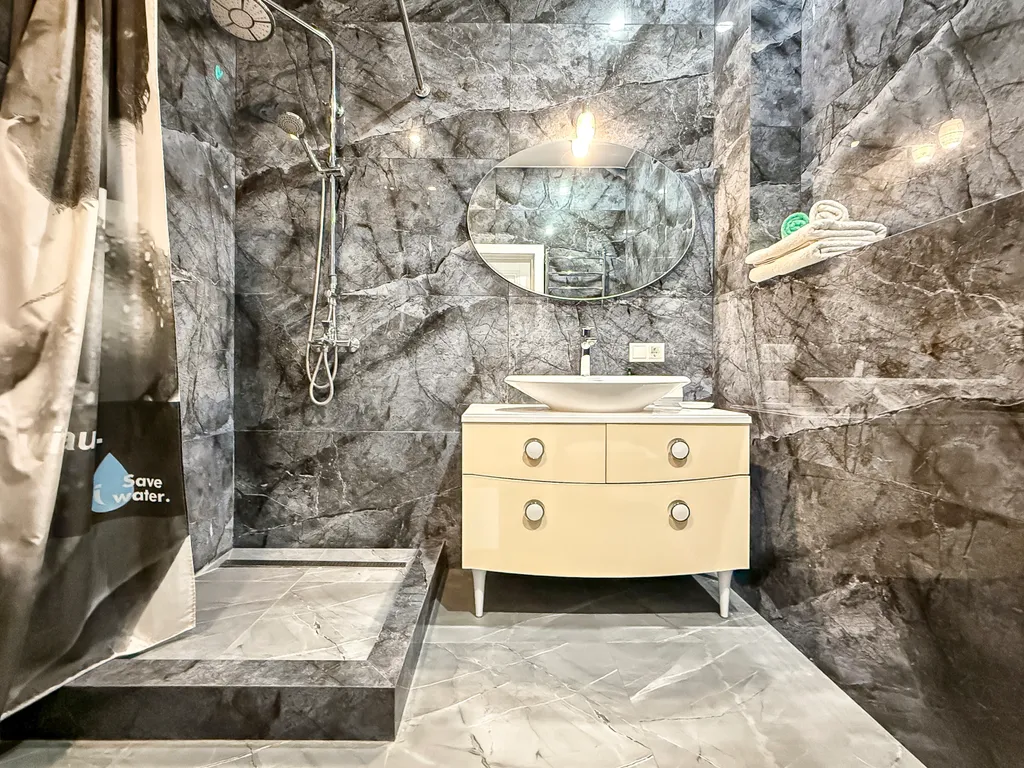 Квартира на набережной