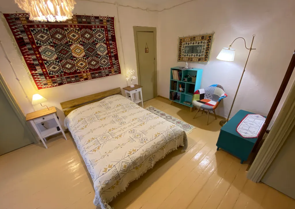 Двухкомнатная квартира Восьмидесятые в самом центре с видом на Волгу