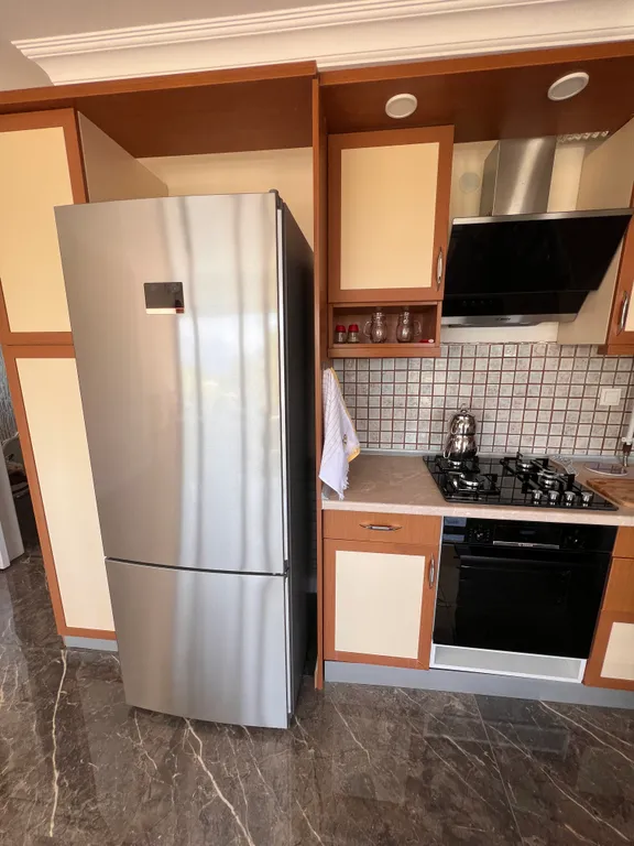 Spacious luxury waterfront flat