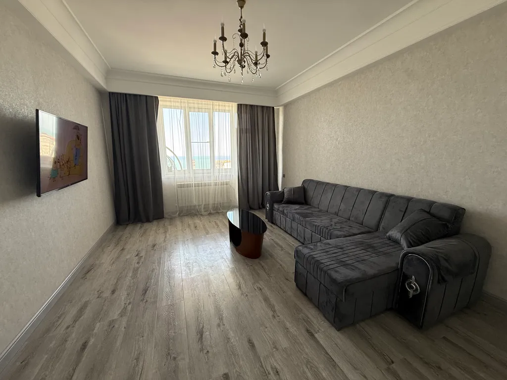 Уютная квартира в центре города, с изумительным видом на море