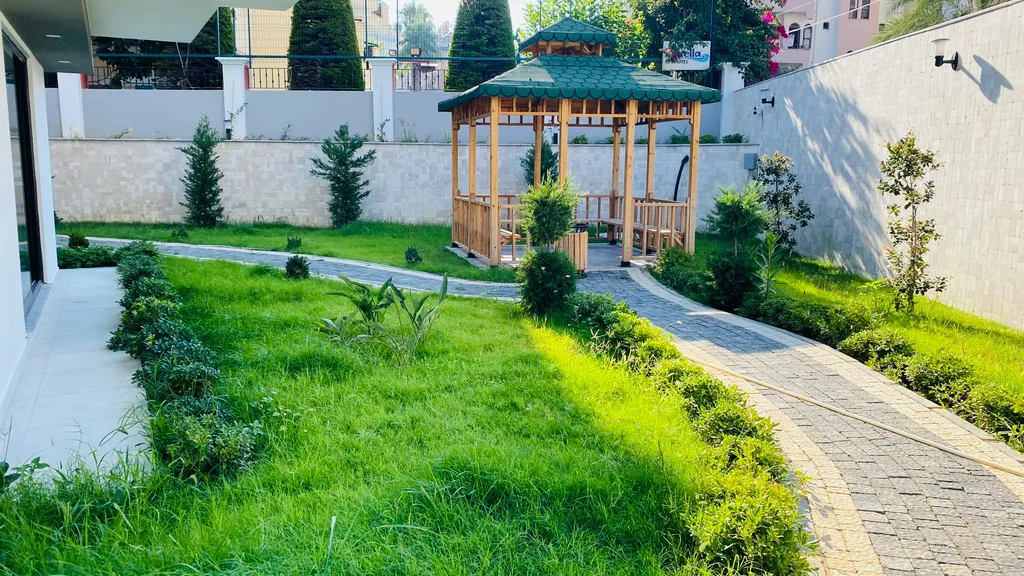 Новые апартаменты в центре рядом с морем