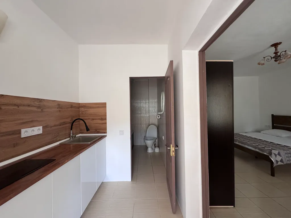 Студия с кухней у хореки, парковка, кондиционер