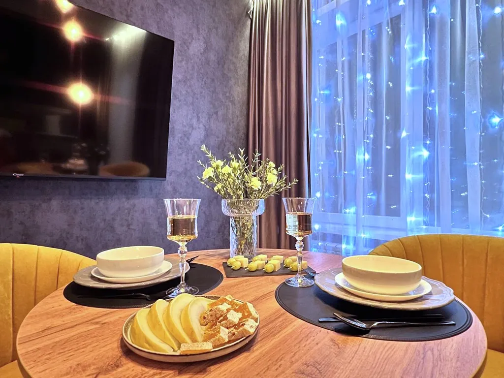 Уникальная cтудия с мини-бассейном на двоиx