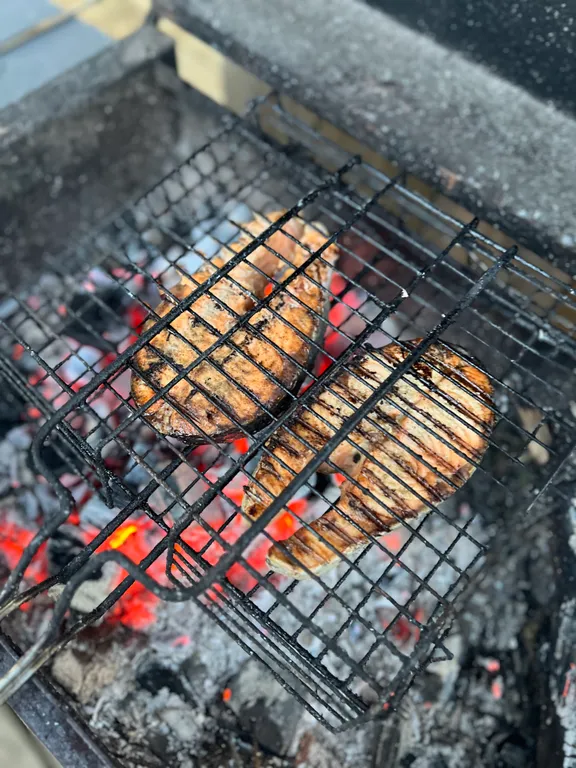 Стильный дом на берегу Ладожского озера с панорамным видом