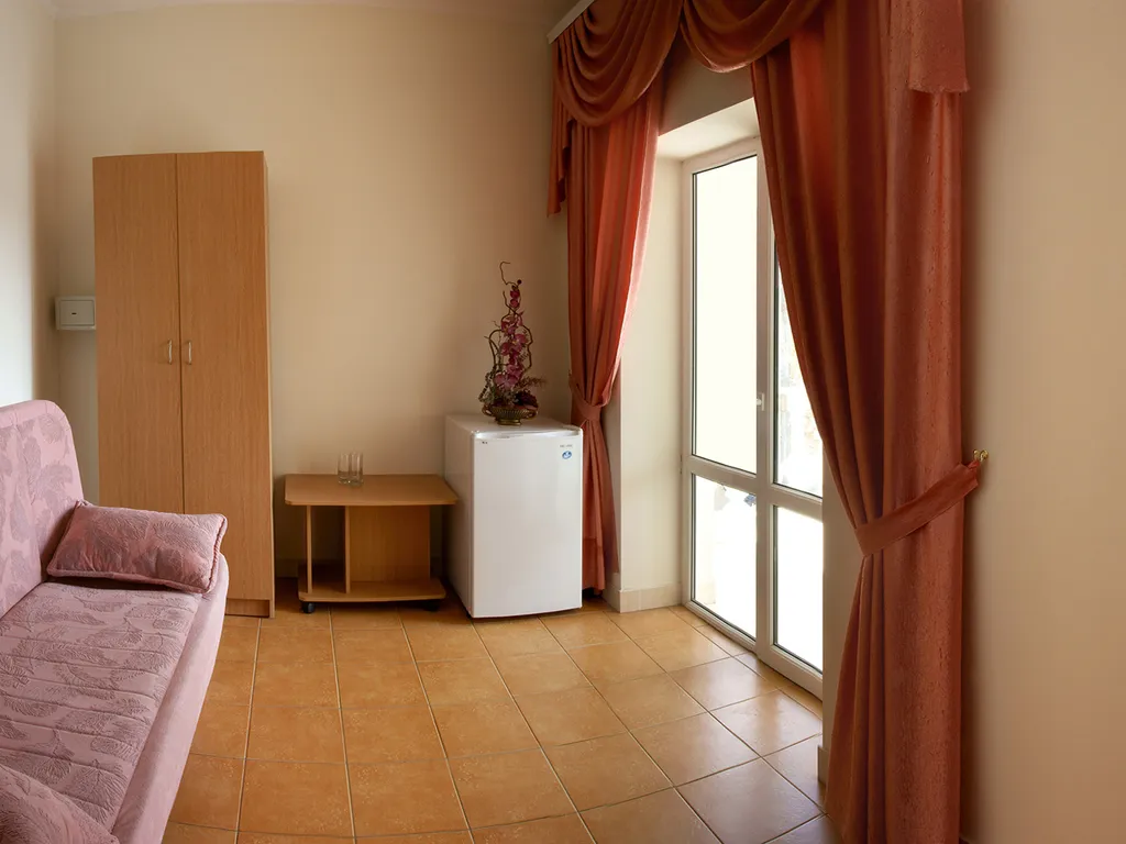 Комната с видом на бассейн на Вилле Чайка