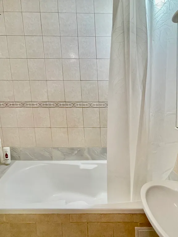 Люкс с кондиционером, кроватью и диваном у аэропорта Внуково в 15 минутах