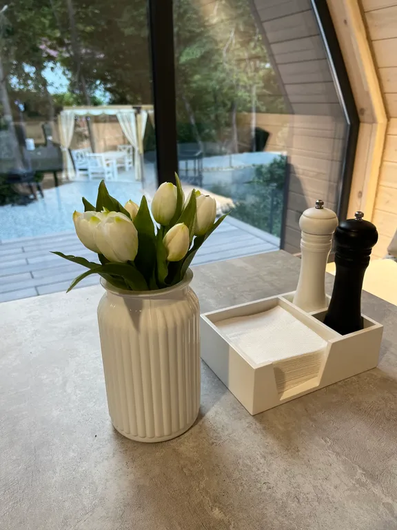 Афрейм с горячей купелью и бассейном