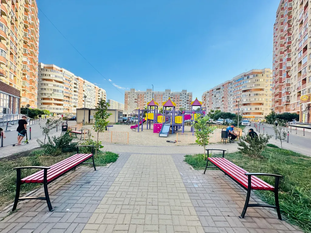 Пингвин в гараже