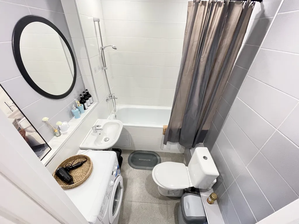 Большая квартира-студия с ванной для 3х гостей