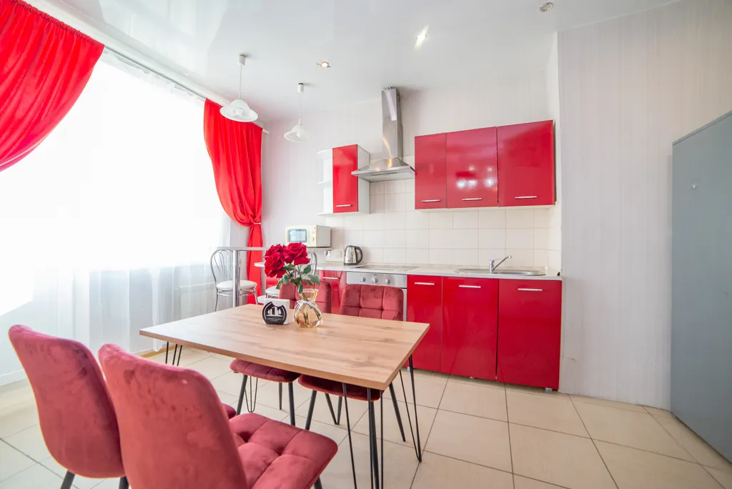 Красная вишня и голубика