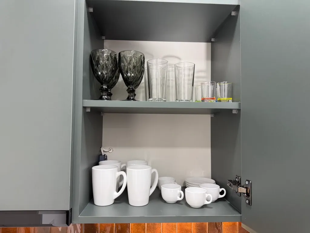 New trendy 1bd apt, Unbeatable location