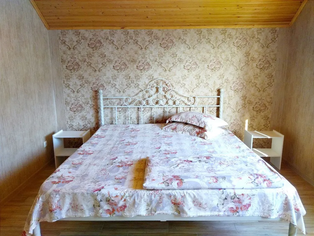 Домики у озера