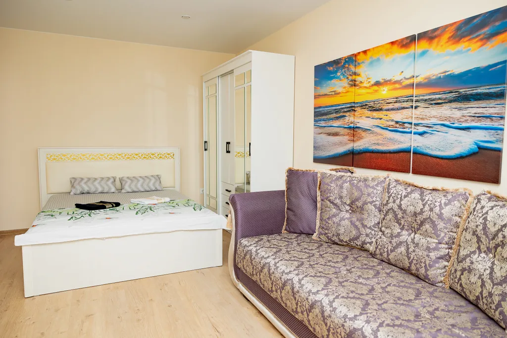 Квартира Апартаменты Домино возле набepeжной pеки Иртыш — аренда посуточно в Ханты-Мансийск