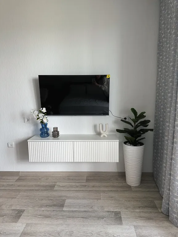 Студия с панорамной лоджией у арены Трактор