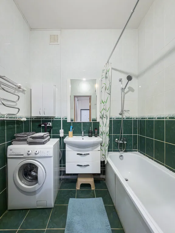 Евротрешка с подземной парковкой близко к центру