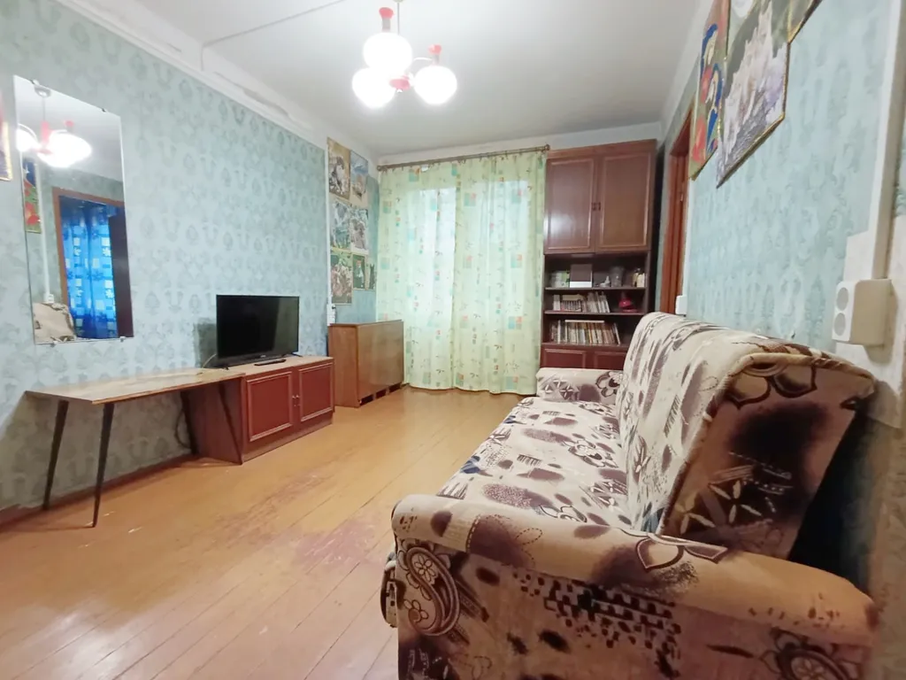 Квартира 3-комнатная Квартира — Колпино