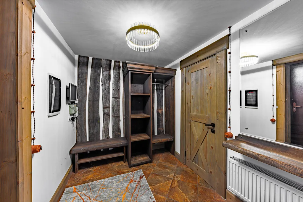 Дом  с летней кухней на три спальни с камином и террасой