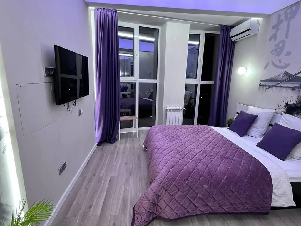 Современная квартира с панорамным видом на Волгу (Уютный Дом)