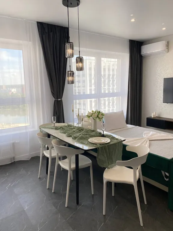 Шикарная квартира рядом трассой при заезде в город, со своей стоянкой