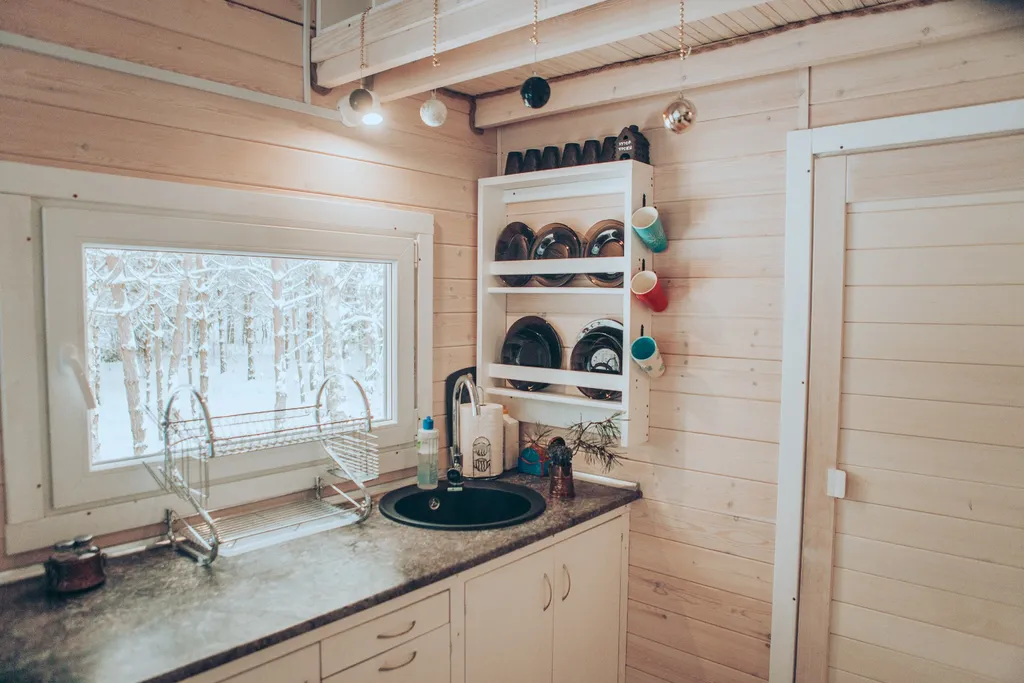 Дом у реки Волма в лесу