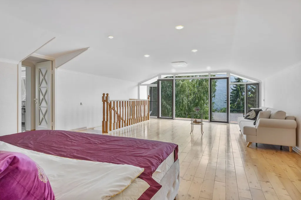 Дом с камином и баней на дровах в райском уголке