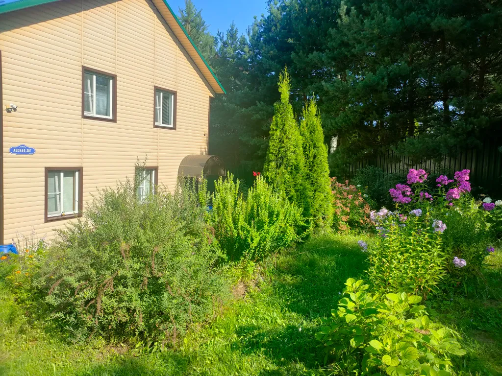 Дом на самом берегу озера селигер