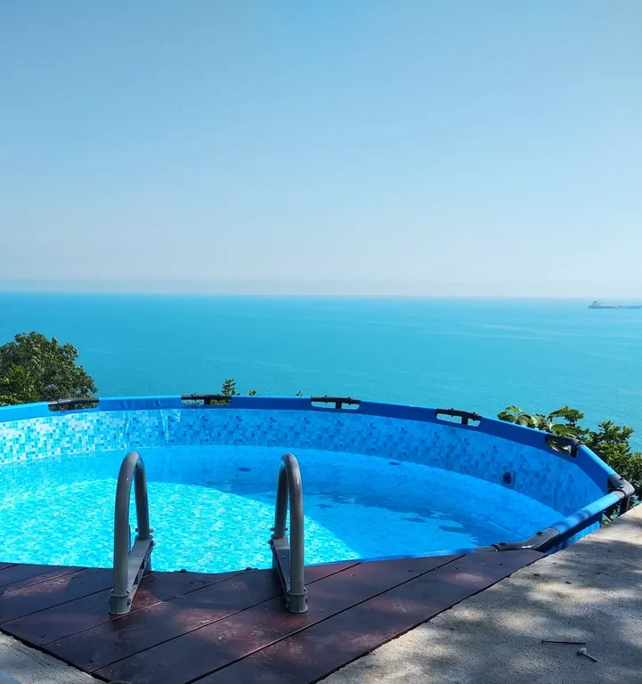 Студия на берегу моря