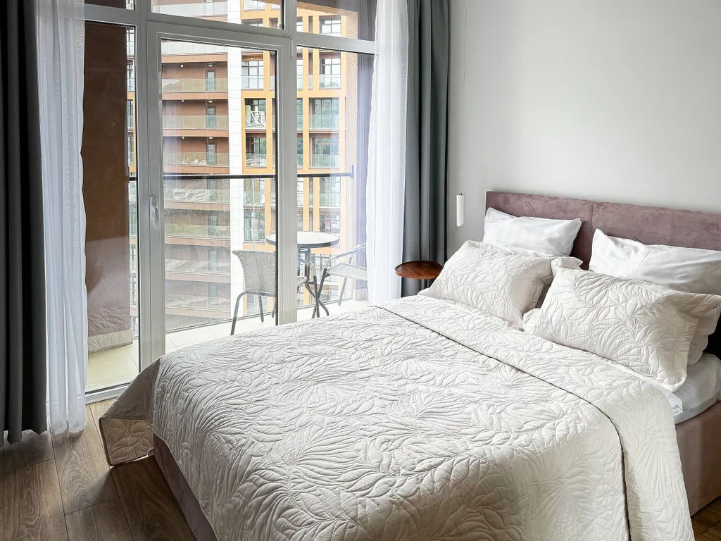 Стильная студия с видом на горы