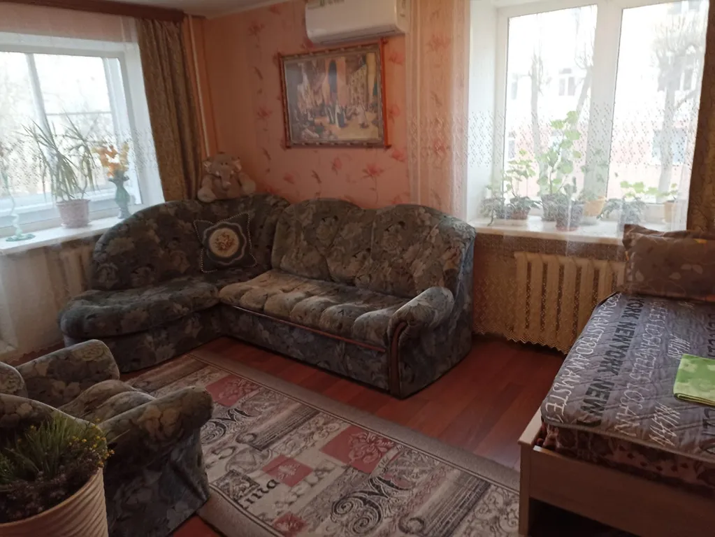 У Лопатинского сада, центр