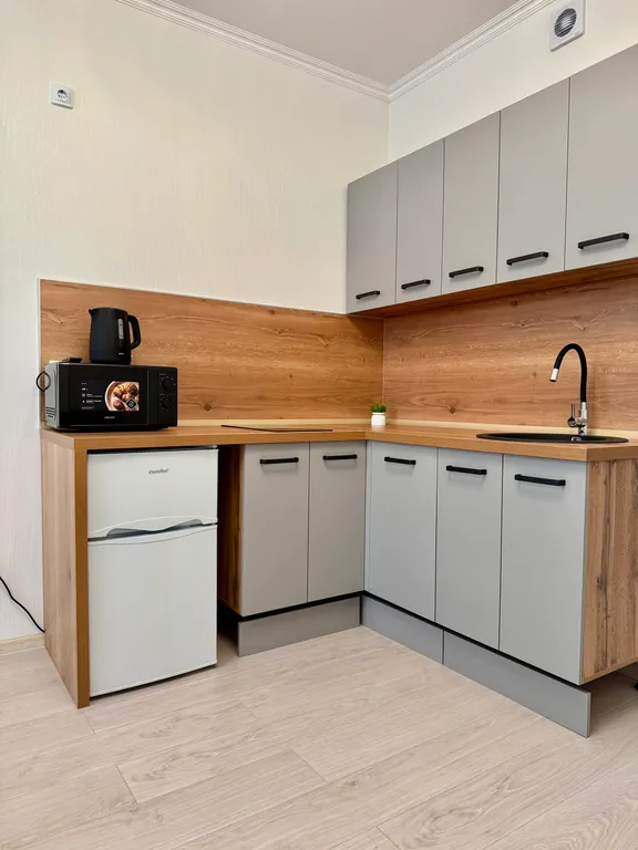 Студия с лоджией и красивым видом