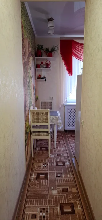 Уютная комната в квартире с видом на гору