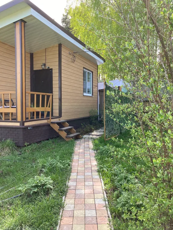 Уютный домик с беседкой в центре города