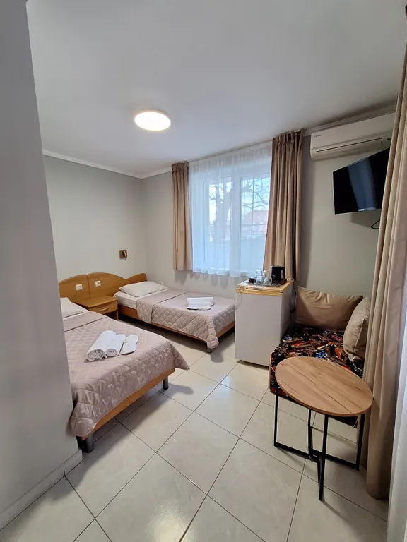 Квартира Квартира "Классик"  трехместный стандартный номер с раздельными кроватями, одноместным диваном — Геленджик