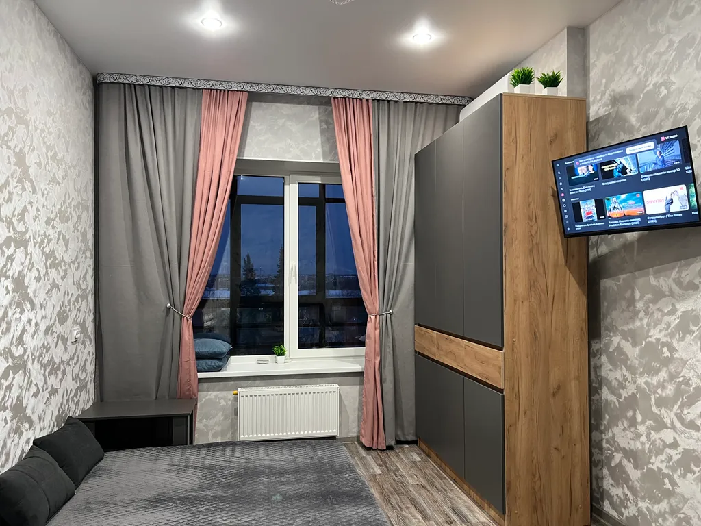 Уютная квартира с новым ремонтом с видом на взлётную полосу