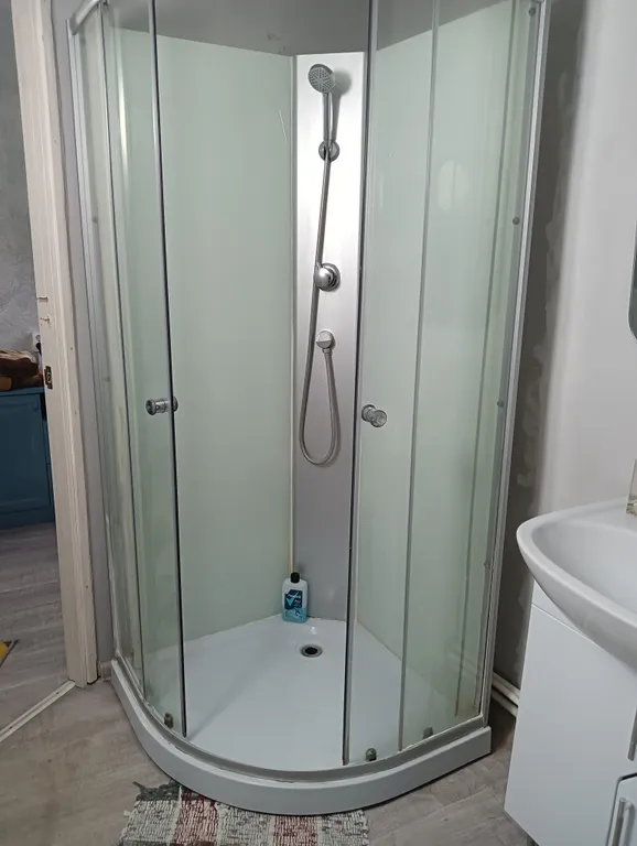 2 спальни, 2 туалета, большой телевизор, WI-FI,парковка