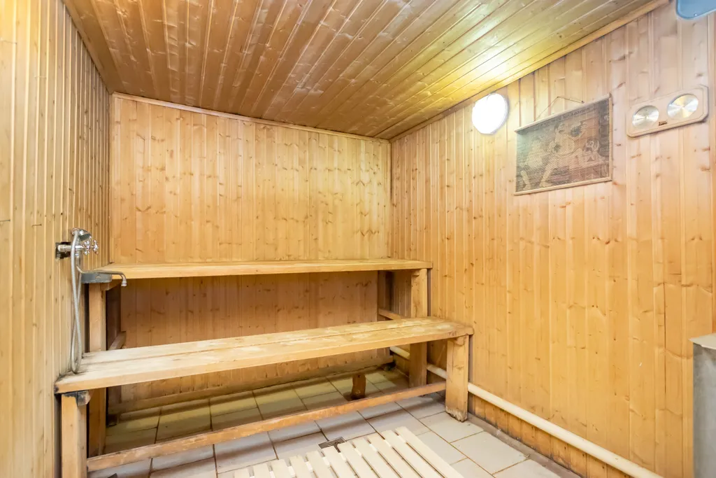 Дом вблизи соснового бора