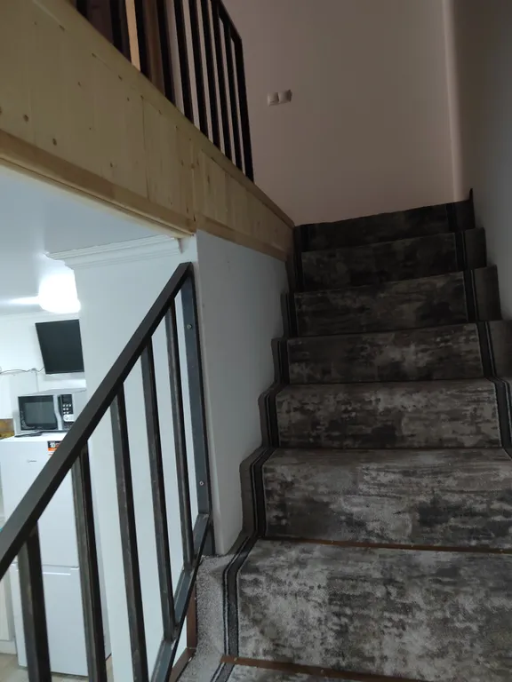 Новый трёхэтажный коттедж в центре