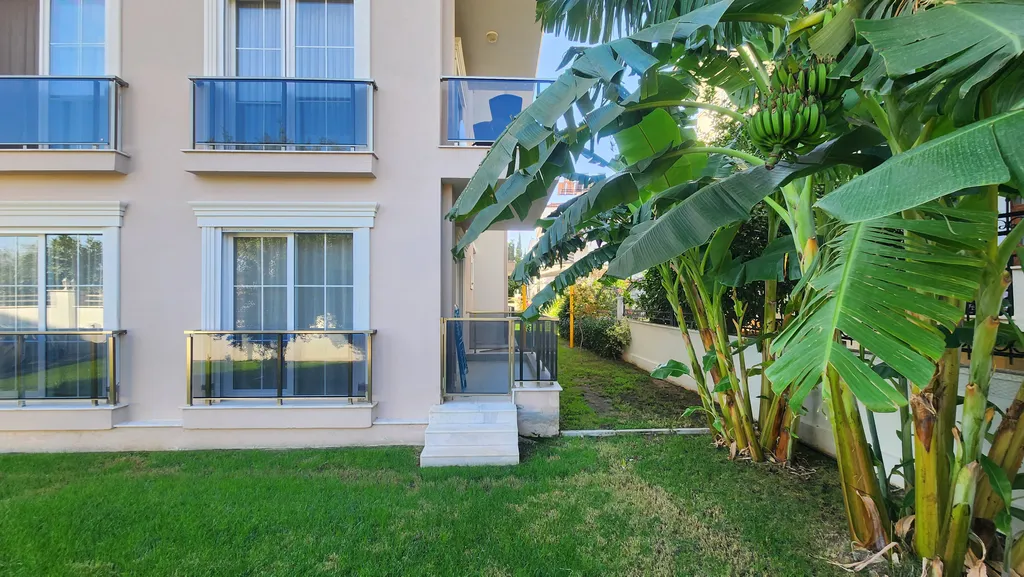 Квартира с 2 спальнями и садом